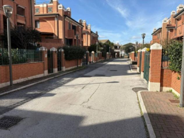 Immobile in asta di 77 m², box auto in vendita a Marino - Foto 2