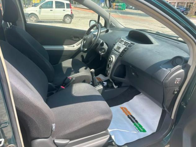 TOYOTA Yaris 1.0 3 porte Sol rif. 23940654 - Foto 10