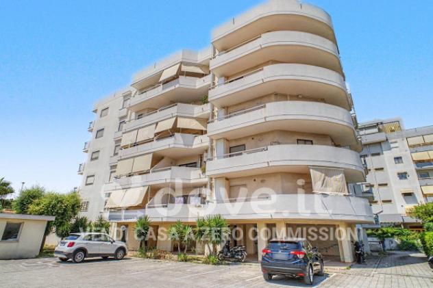 Appartamento di 122 m² con 4 locali e posto auto in vendita a Taranto