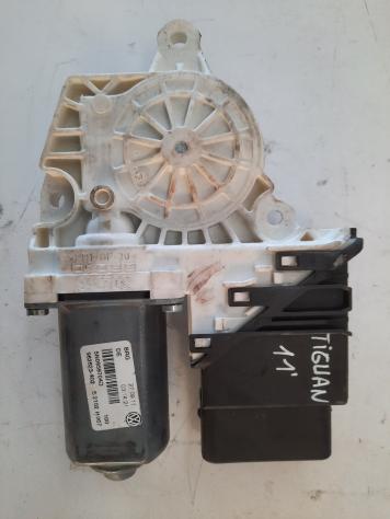 MOTORINO ALZAVETRO POSTERIORE DESTRA VOLKSWAGEN Tiguan 2° Serie 5N0959704D (1115)