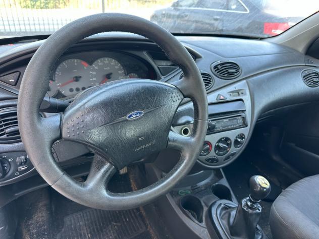 Ford Focus 1.8 TDDi cat 5p. Ambiente - Foto 5