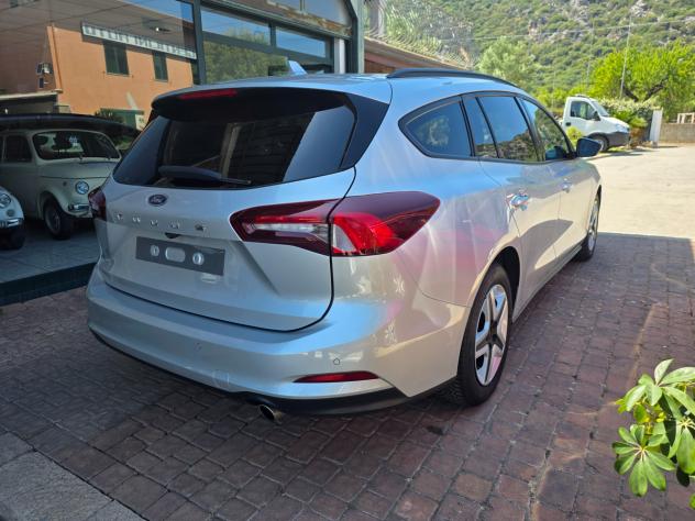 Ford Focus 1.5 tdci 120 CV automatico SW Business - Foto 2