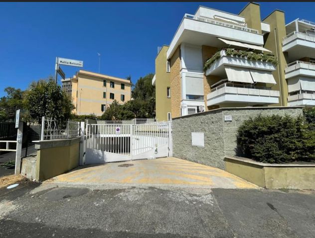 AFFITTO BOX FRONTE METRO A BATTISTINI - Foto 4