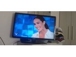 Due TV  lcd 32  marca philips uno da 20 pollici più regalo ecc