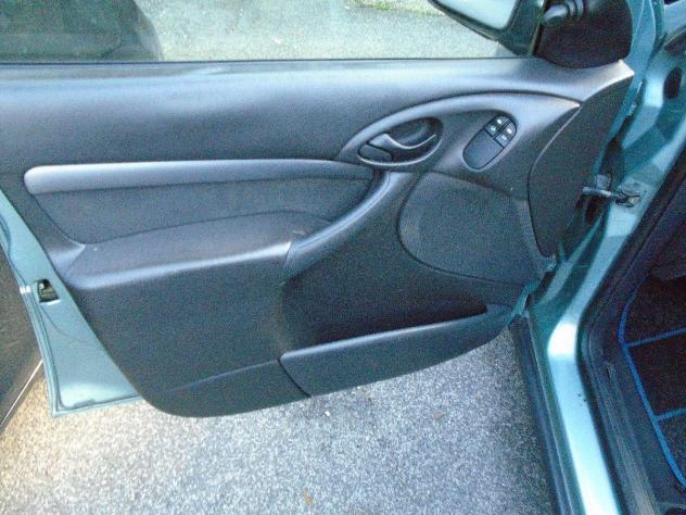 FORD Focus '2001 5p 1.8 tdci OK NEOPATENTATI - Foto 7