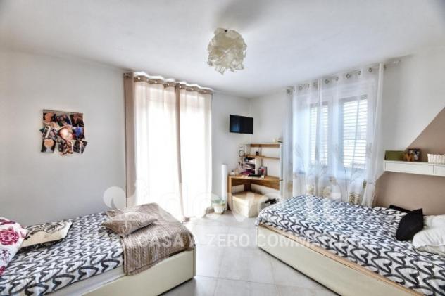 Casa indipendente di 250 m² con 4 locali in vendita a Dumenza - Foto 14