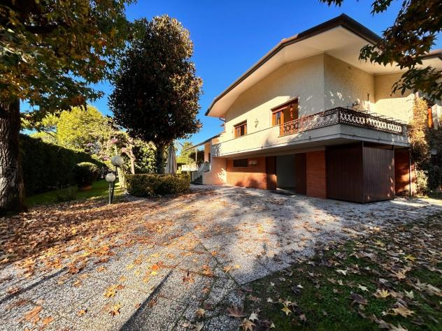 Villa in vendita a Forte dei Marmi 470 mq  Rif: 1418257