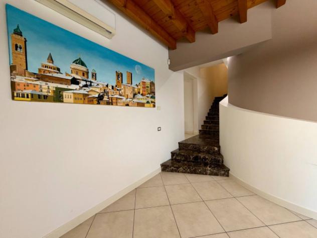 Immobile di 270 m² con più di 5 locali in vendita a Bergamo - Foto 9