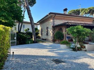Villa in affitto a Forte dei Marmi 100 mq  Rif: 1242476