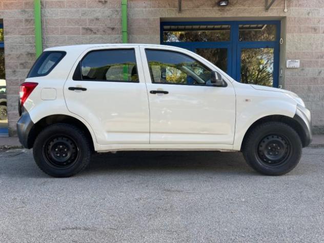 DAIHATSU Terios 1.3 86CV SX 4X4 5 P CLIMA RADIO CD GANCIO TRAINO rif. 23664236 - Foto 4