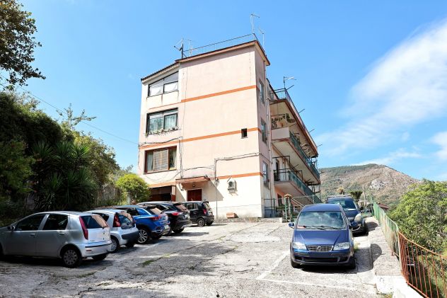 APPARTAMENTO SEMICENTRALE - Foto 3
