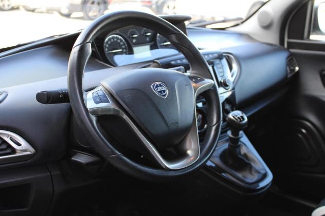 Lancia Ypsilon 1.2 69 CV 5 porte GPL Ecochic Gold - Foto 10