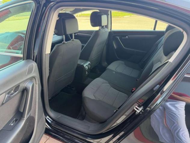 Volkswagen Passat Berlina 1.6 tdi Comfortline - Foto 4