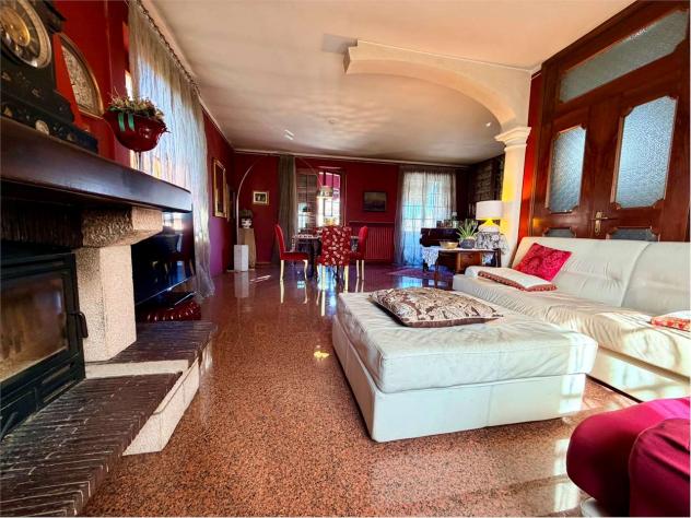V005519 - VILLA SINGOLA CON AMPIO GIARDINO PRIVATO - Foto 13