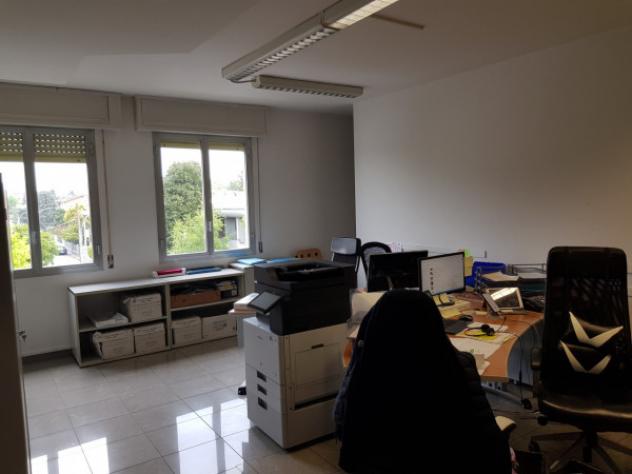 Immobile di 100 m² con 4 locali in affitto a Carpi