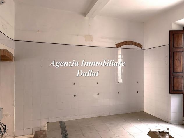 Scarperia - Fondo con servizio e corte - Foto 9