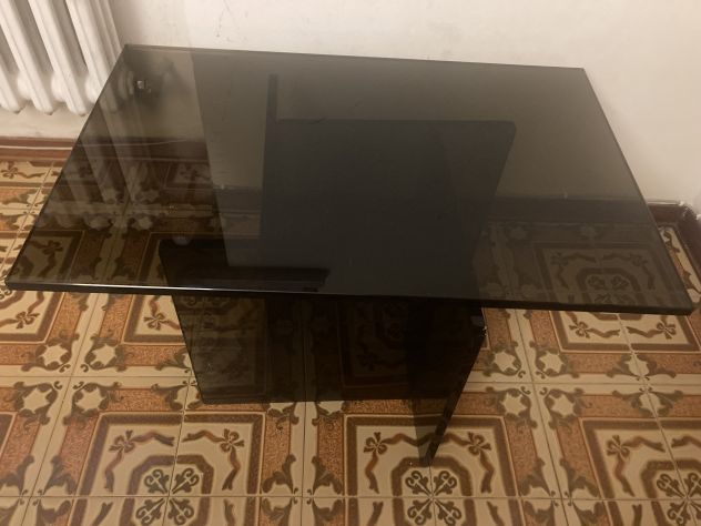 Tavolino in vetro nero