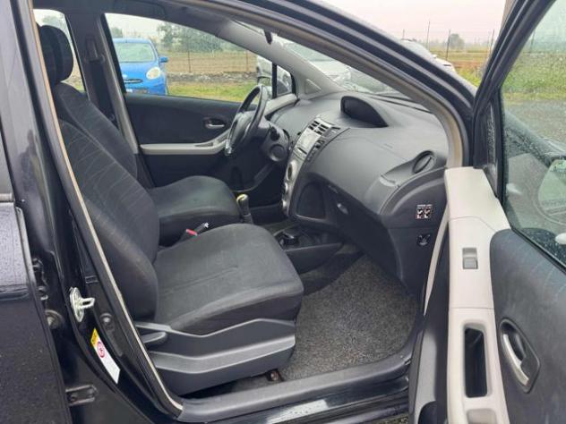 TOYOTA Yaris 1.0 5 porte Sol rif. 24189492 - Foto 9