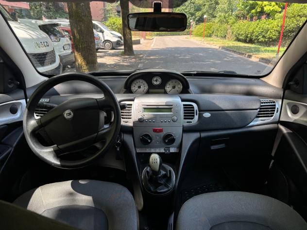 Lancia Ypsilon 1.3 MJT 75 CV Platino - Foto 10