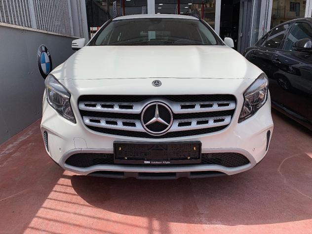 Mercedes-Benz GLA 180 NAVI VETTURA AZIENDALE KM E TALIANDI CERTIFICATI - Foto 2