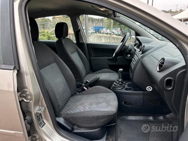 Ford Fiesta 1.4 TDCi 5p. Zetec - Foto 7