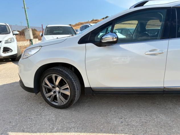 Peugeot 2008 BlueHDi 100 S&S Black Matt - Foto 8