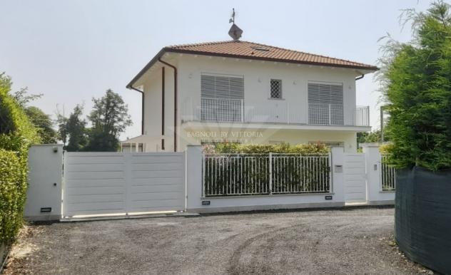 VILLA di 11 vani e di 200 mq (PIETRASANTA) rif. 75/V - Foto 16