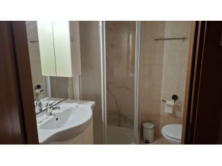 Camera singola con bagno privato e angolo cottura