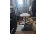 Sedia ufficio girevole bianca usata