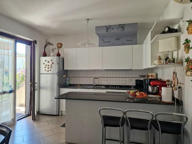 RONCHI, località Poveromo, a pochi minuti dal mare, proponiamo in vendita ampia porzione di villa bifamiliare composta di soggiorno luminoso, cucina a - Foto 20