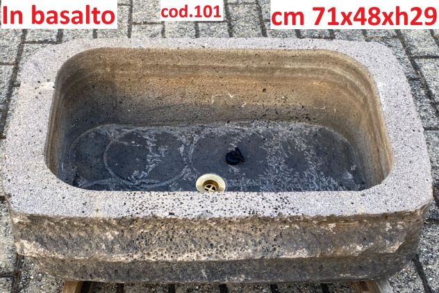 Vasca lavello fontana fioriera in basalto