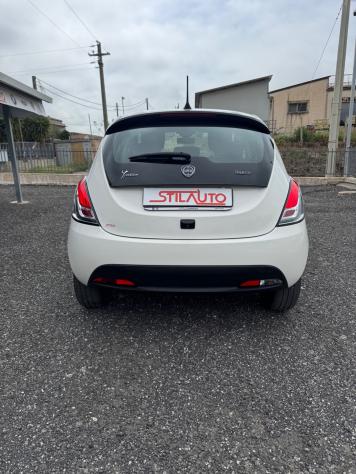 Lancia Ypsilon 1.0 FireFly 5 porte S&S Hybrid Gold Plus - Foto 6