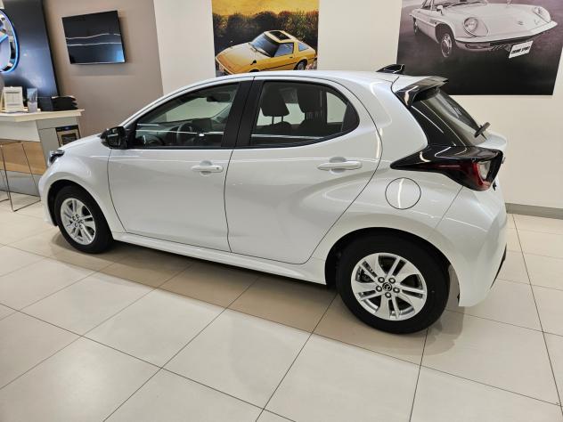 Mazda 2 1.5 VVT e-CVT Full Hybrid Centre Line - Foto 2