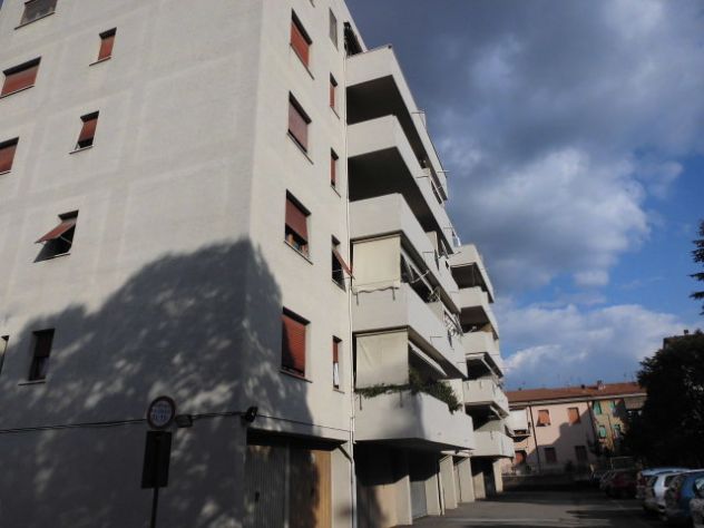 Posto auto coperto tra Via Turati e Via San Valentino (ex Via Mentana) - Foto 2