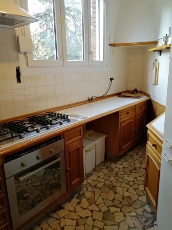 AFFITTASI POSTO LETTO IN DOPPIA ZONA MURRI PER STUDENTESSE - Foto 4