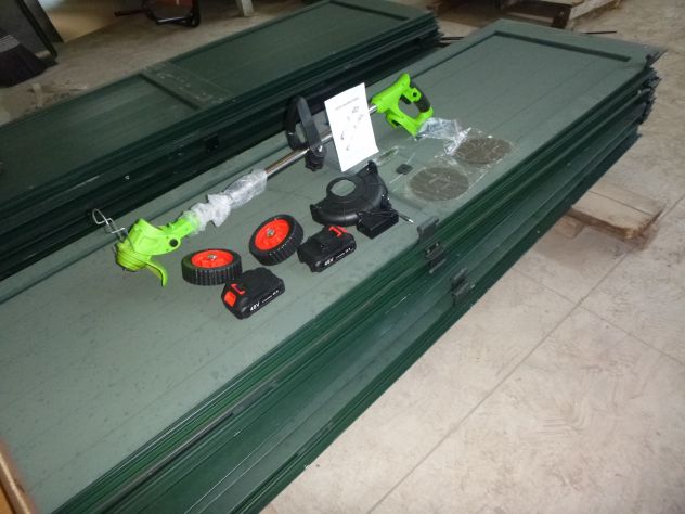 DECESPUGLIATORE A BATTERIA ELETTRICO 48 V - Foto 4
