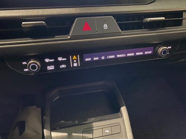 KIA Stonic 1.0 T-GDi 115 CV MHEV DCT Style rif. 24182776 - Foto 9