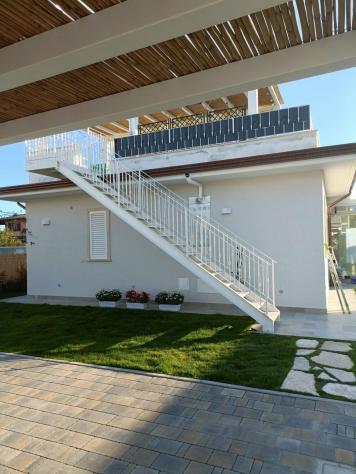 casa indipendente in vendita a Massa in zona Marina di Massa