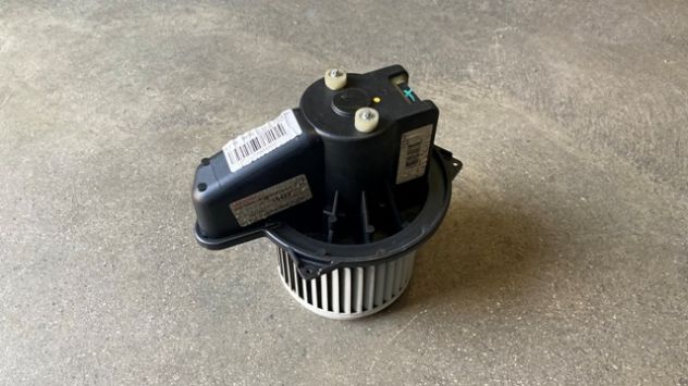 Ventola riscaldamento Lancia Ypsilon del 2013 (98619591)
