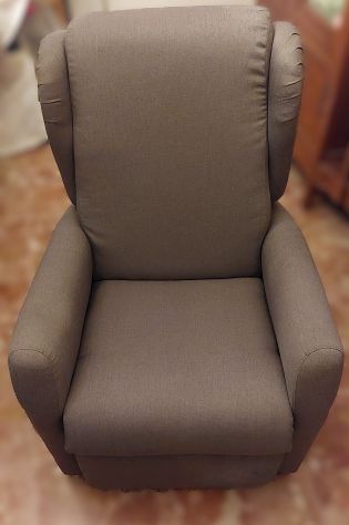 Poltrona elettrica alzapersona due motori - antidecubito - telecomando wireless