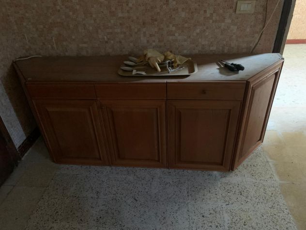 Mobile credenza/buffet sagomato a 4 ante in legno - Verbania