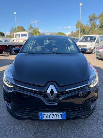 Renault Clio TCe 12V 90 CV 5 porte Moschino Intens