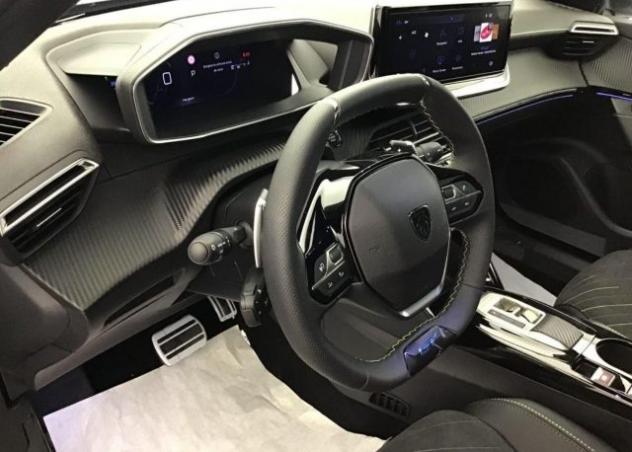 PEUGEOT 2008 Hybrid 145 e-DCS6 GT rif. 23397133 - Foto 6