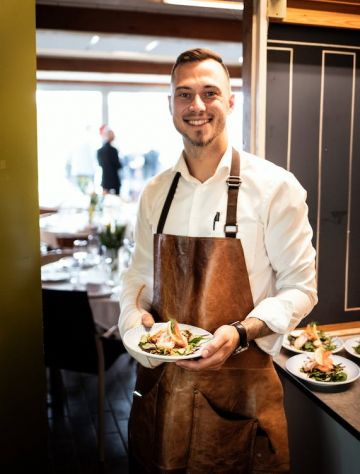 Camerieri in ristorante zona Eur