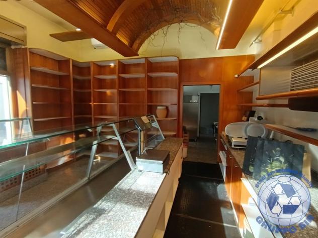 negozio angolare tre vetrine - Foto 12