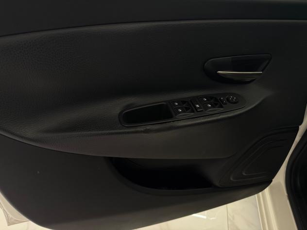 Lancia Ypsilon 1.2 GPL Ecochic Platinum Iper Full - Foto 9