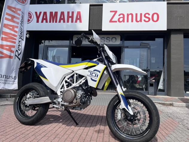 Husqvarna 701 Supermoto POCHI KM - Foto 2