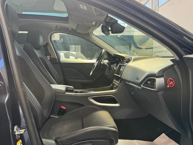 Jaguar F-Pace F-Pace 2.0d Portfolio awd 180cv auto - Foto 5