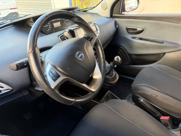 Lancia Ypsilon 1.0 FireFly 5 porte S&S Hybrid Gold - Foto 6