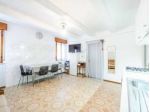 VILLETTA A SCHIERA 5 LOCALI in vendita a LAGOSANTO CON GIARDINO PRIVATO.
